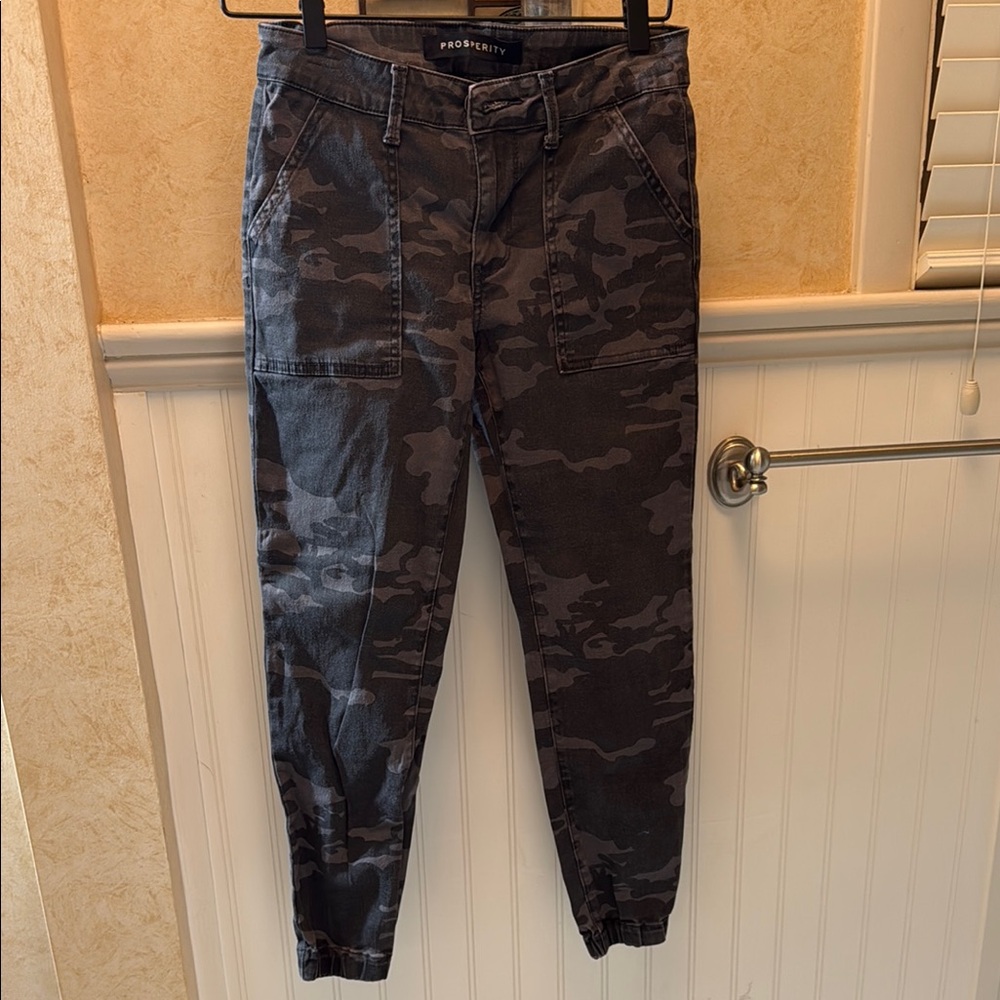 Prosperity Camo Jogger Pants - Black